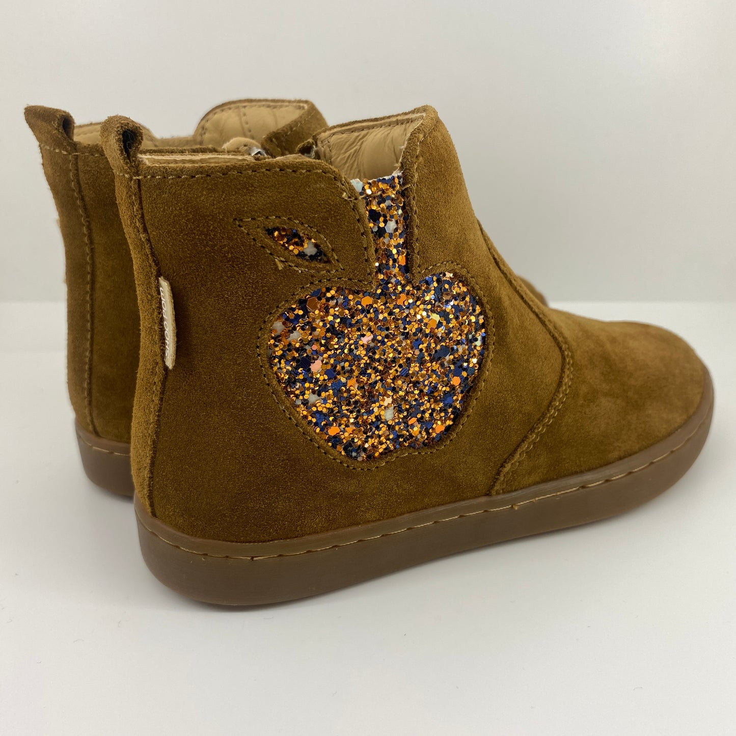 PLAY NEW APPLE BOOTS - FME