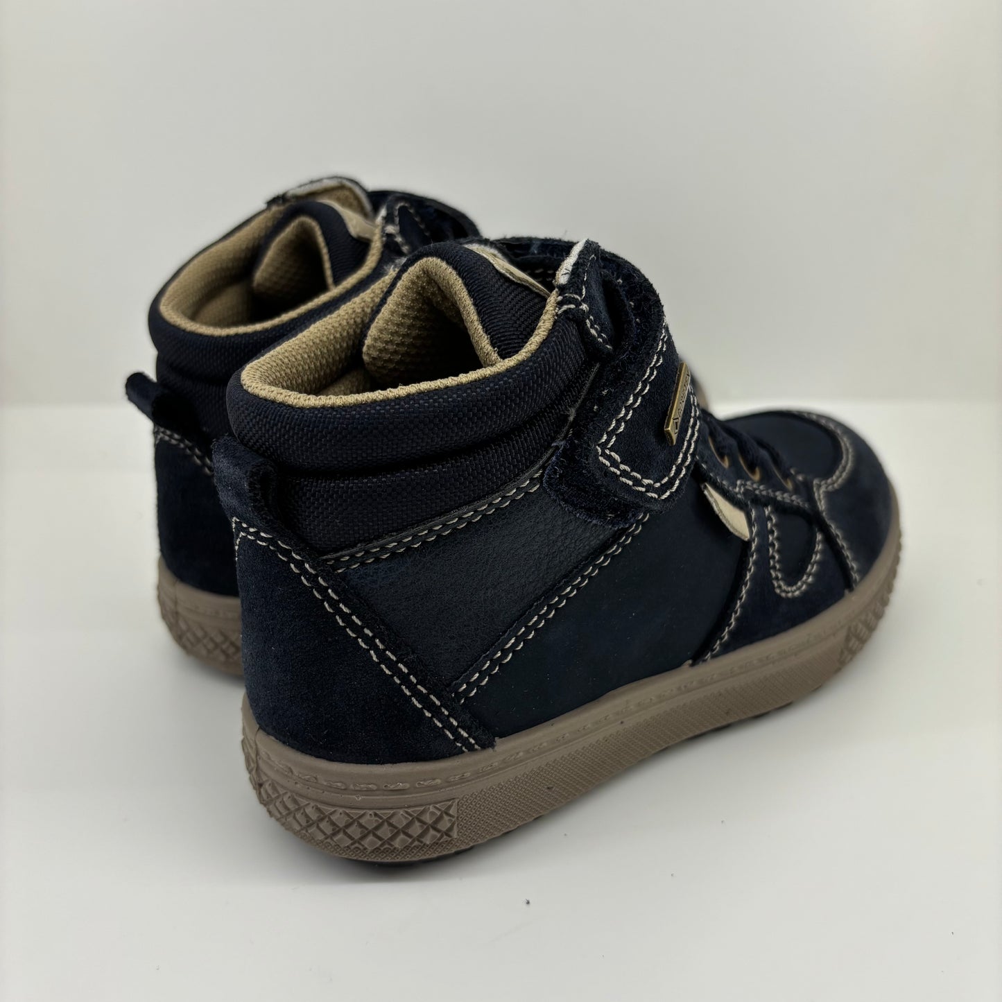 8890700 - GMEGoreTex